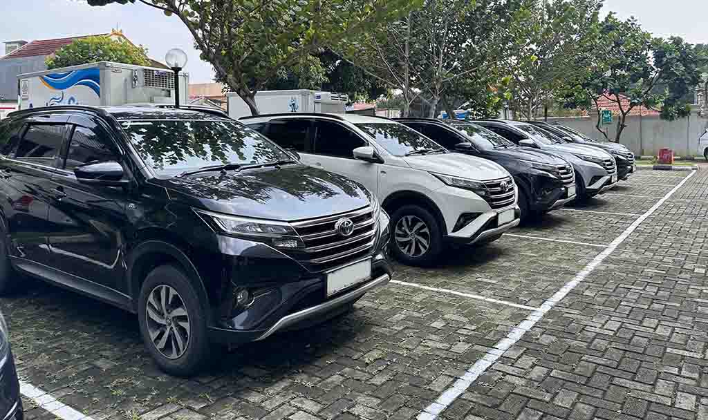 Parkiran Kendaraan Rental